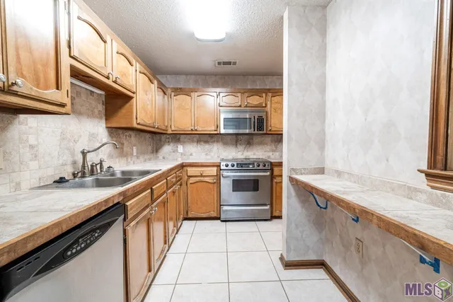 $1,350 | 13035 Briar Hollow Avenue, Baton Rouge, LA 70810