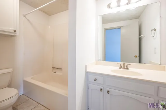 $1,350 | 13035 Briar Hollow Avenue, Baton Rouge, LA 70810