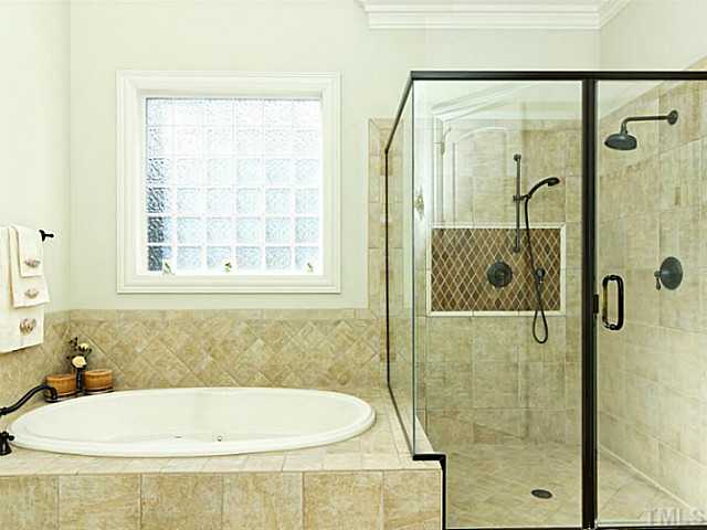3012 Allansford Lane Raleigh, NC 27613 - Photo 13 of 25 Gallery Image 13