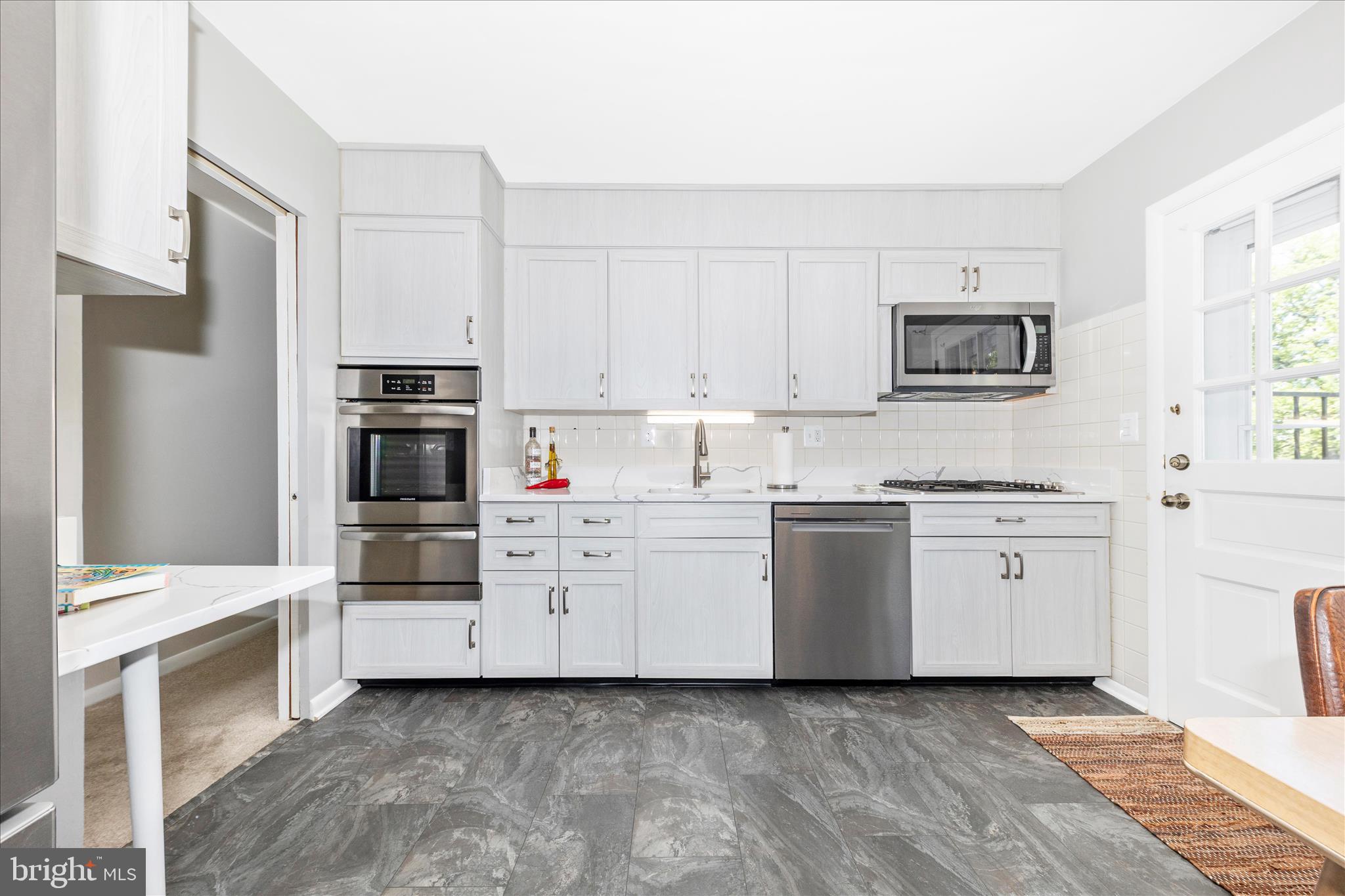 11813 Renick Lane Silver Spring, MD 20904 - Photo 16 of 50 Kitchen