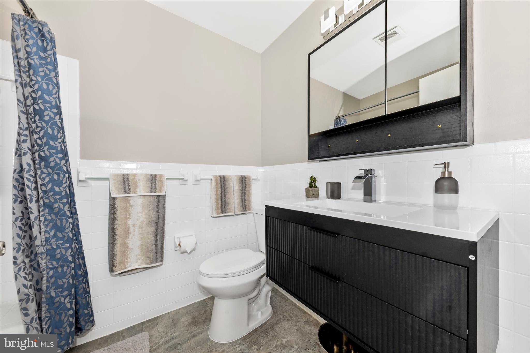 11813 Renick Lane Silver Spring, MD 20904 - Photo 30 of 50 Hall Bath