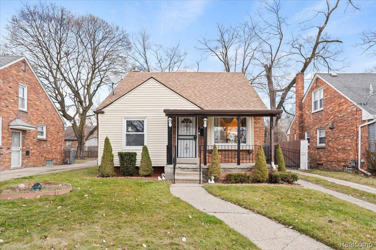 19496 Huntington Road Detroit, MI 48219 - Photo 1 of 31 Gallery Image 1