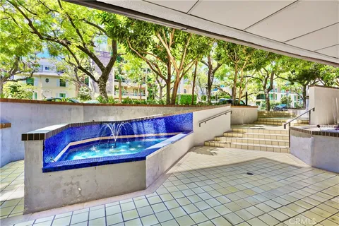 $1,299,000 | 324 North Palm Drive, Unit 407, Beverly Hills, CA 90210