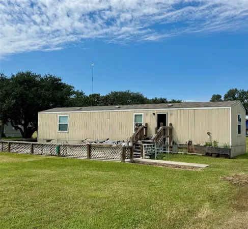 $105,000 | 1535 Bayview Drive, Palacios, TX 77465