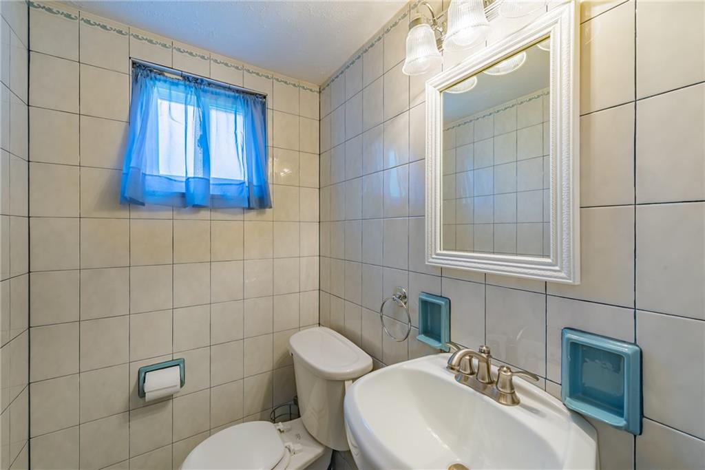 1353 Cathell Road Pittsburgh, PA 15236 - Photo 12 of 25 Gallery Image 12