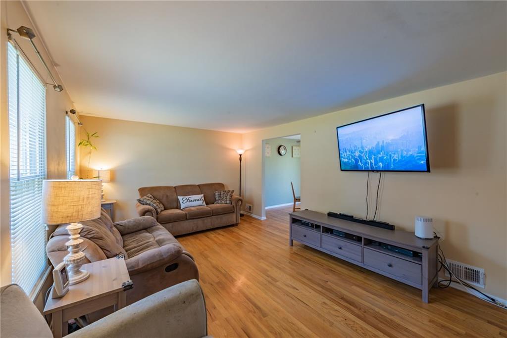 1353 Cathell Road Pittsburgh, PA 15236 - Photo 4 of 25 Gallery Image 4