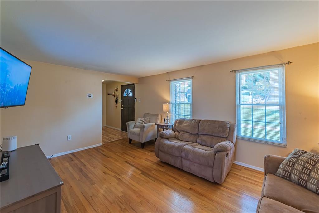 1353 Cathell Road Pittsburgh, PA 15236 - Photo 5 of 25 Gallery Image 5