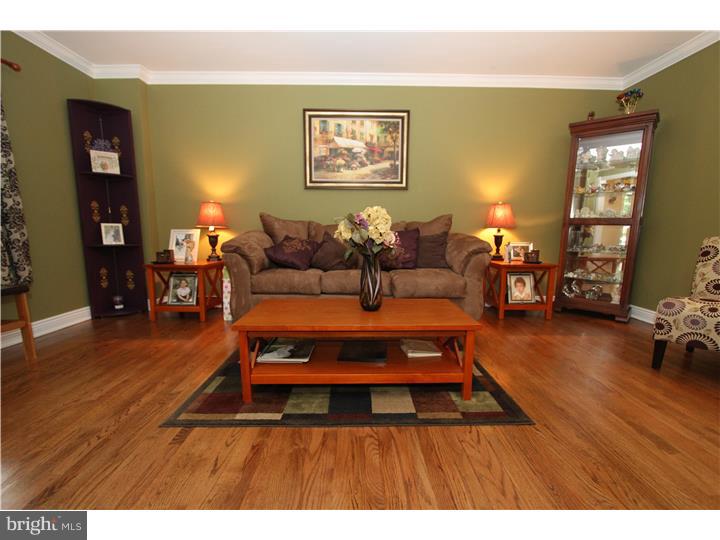 745 Bridgeview Road Langhorne, PA 19053 - Photo 3 of 25 Living Room