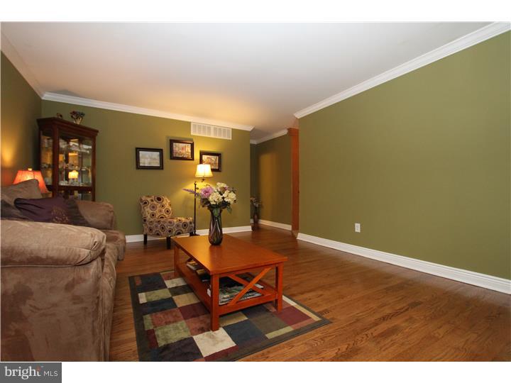 745 Bridgeview Road Langhorne, PA 19053 - Photo 4 of 25 Living Room