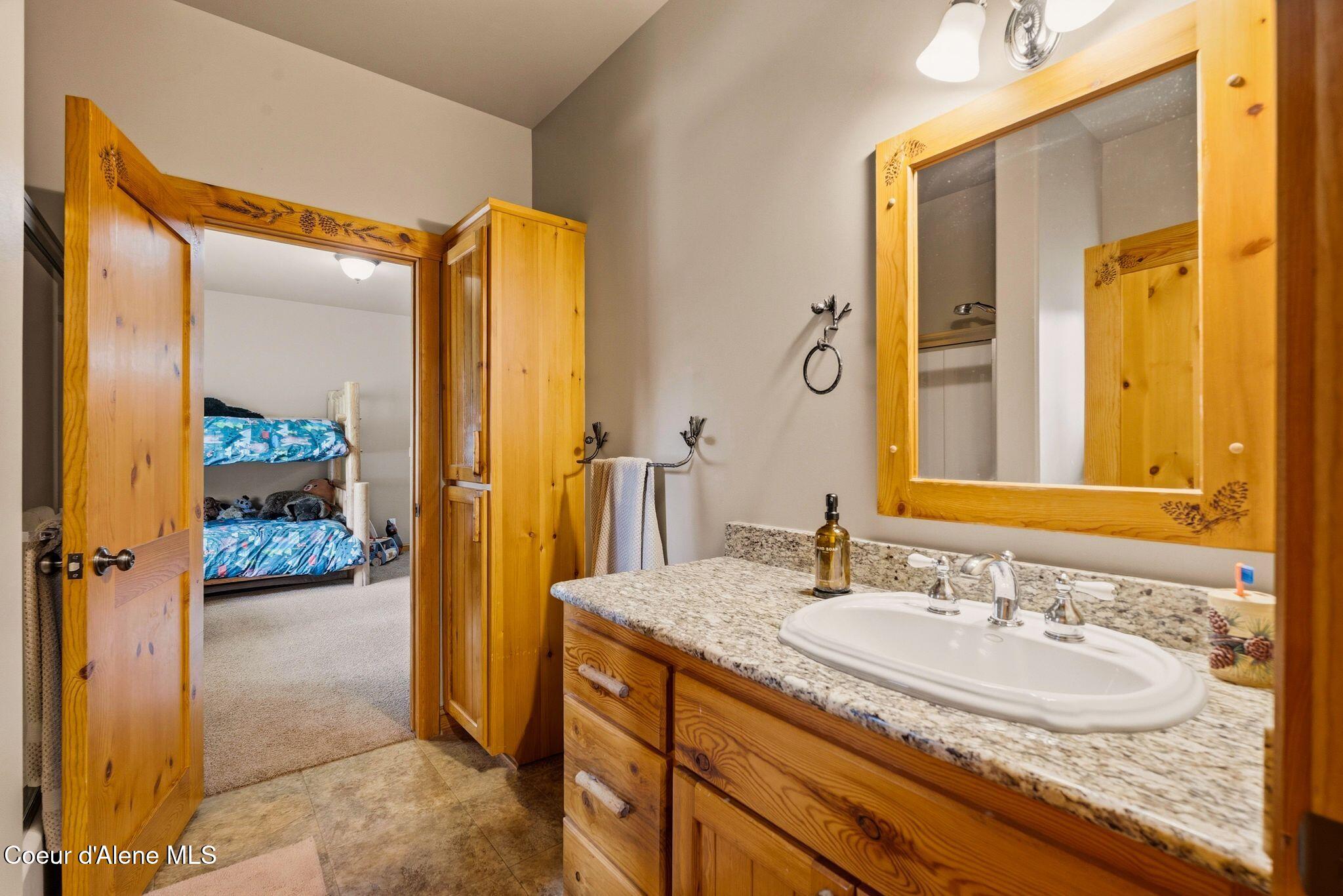 235 Kiebert Loop Hope, ID 83836 - Photo 31 of 97 Bathroom