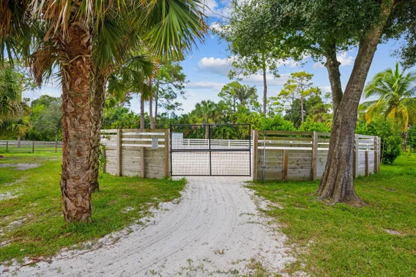 $750 | 3509 C Road, Loxahatchee Groves, FL 33470