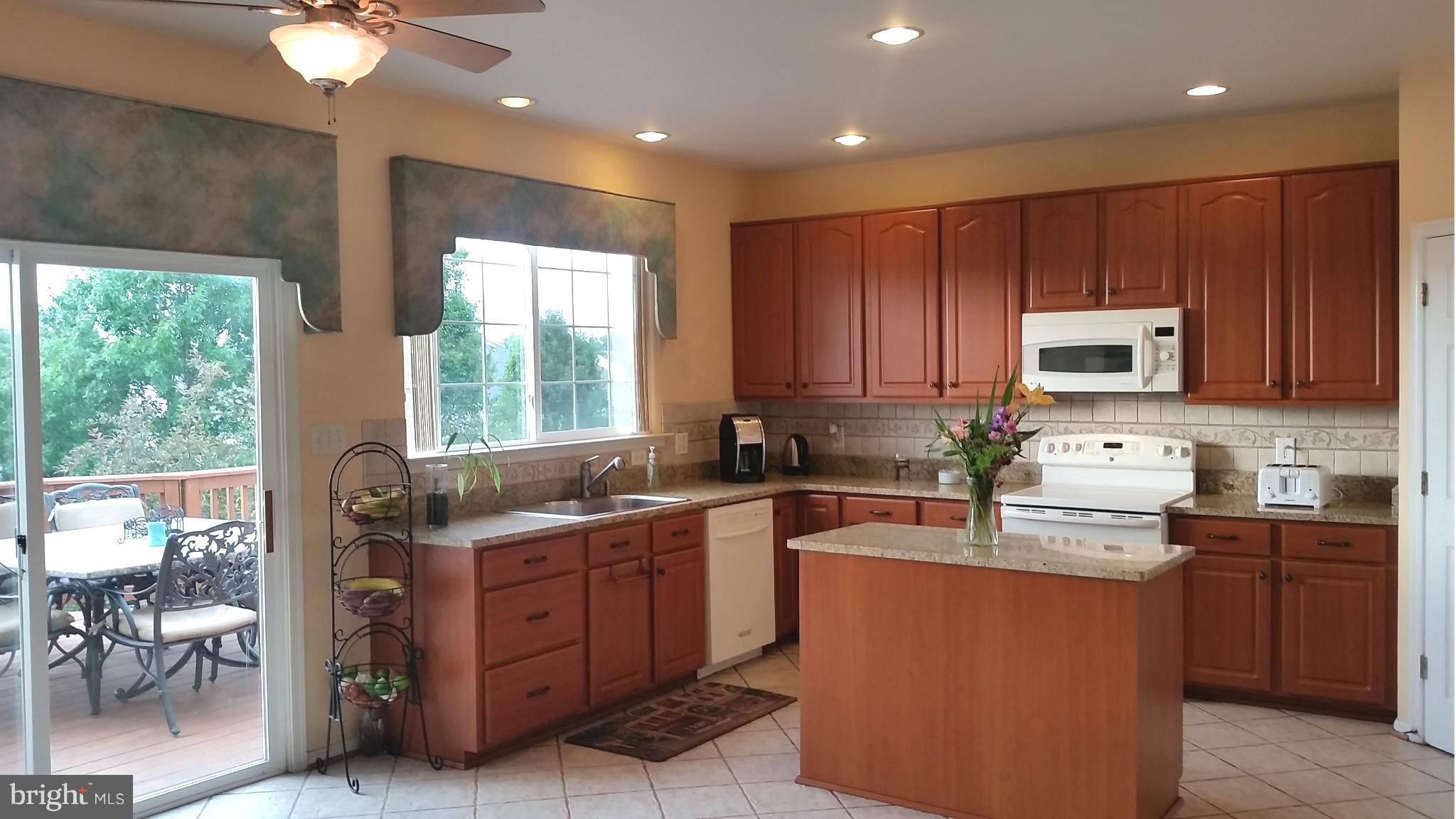 14209 Schaeffer Road Boyds, MD 20841 - Photo 7 of 30 Kitchen