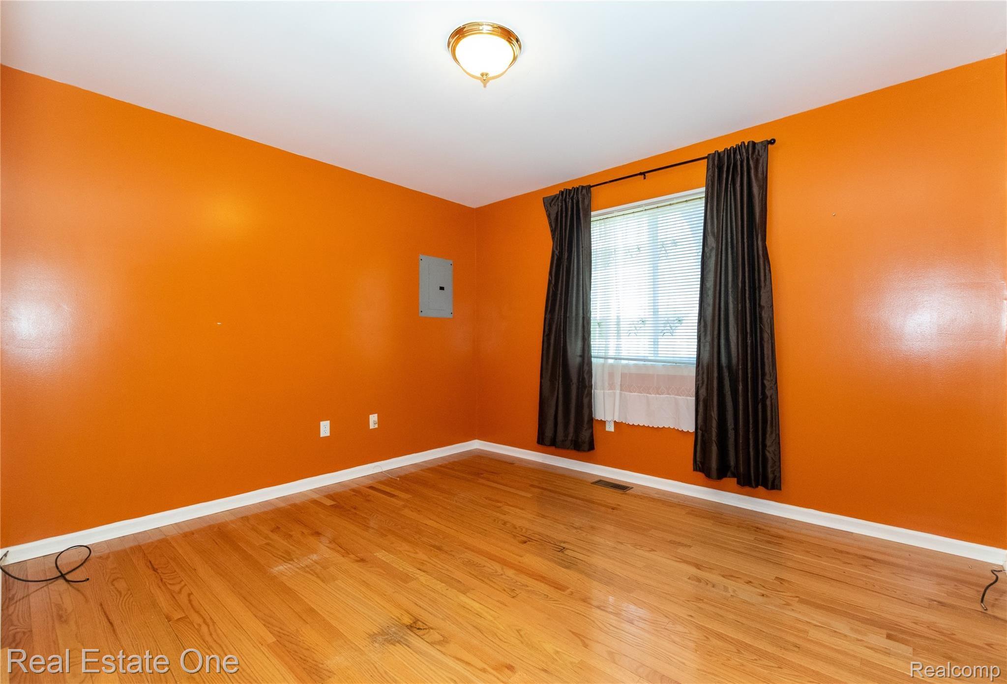 1327 East Auburn Road Rochester, MI 48307 - Photo 14 of 18 Bedroom 3