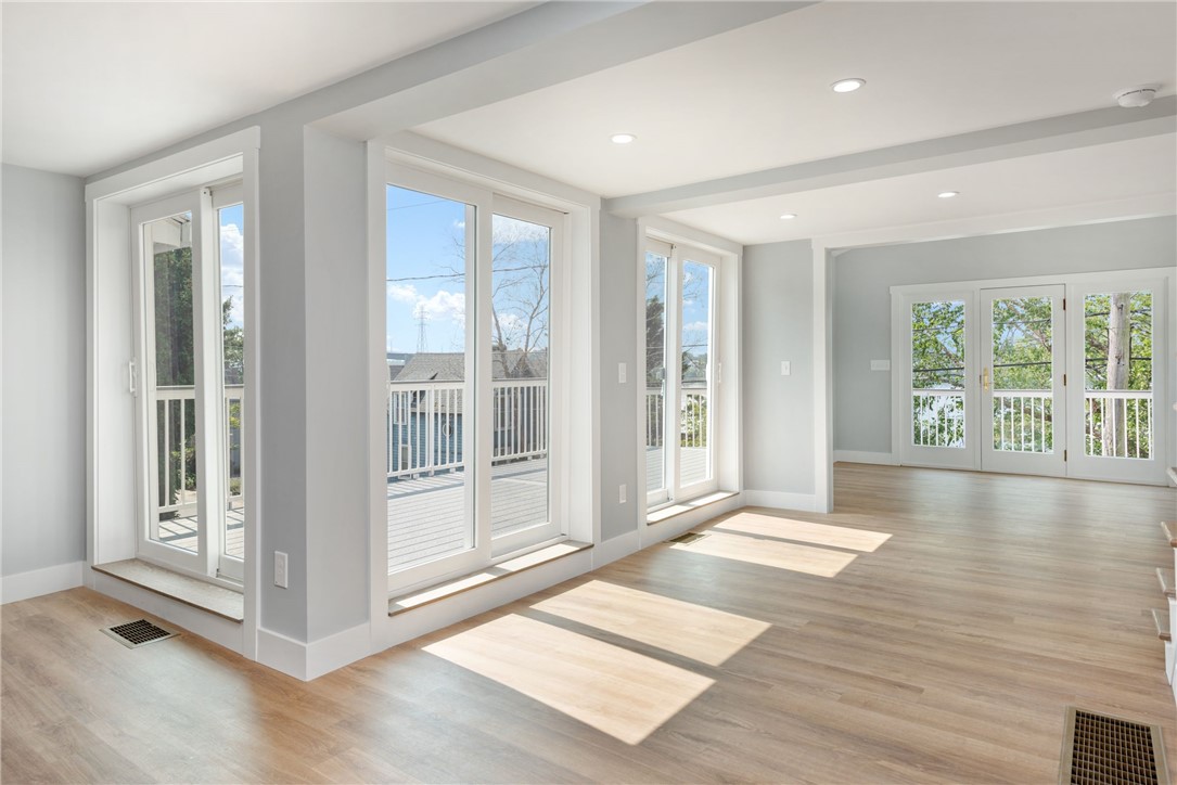 286 Riverside Drive Tiverton, RI 02878 - Photo 13 of 41