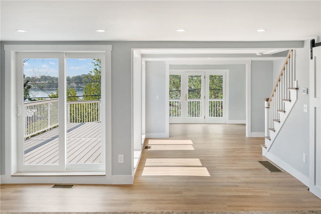 286 Riverside Drive Tiverton, RI 02878 - Photo 14 of 41