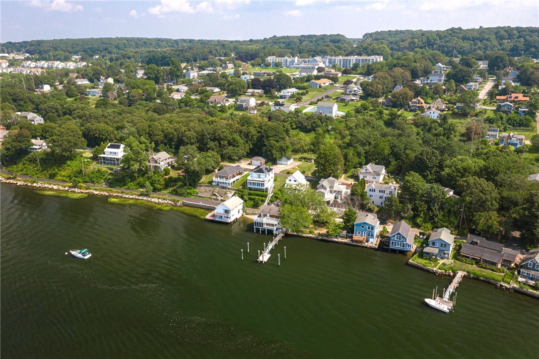 286 Riverside Drive Tiverton, RI 02878 - Photo 5 of 41