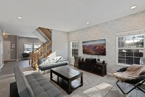 $449,000 | 1804 Thornapple Way, Aurora, IL 60504