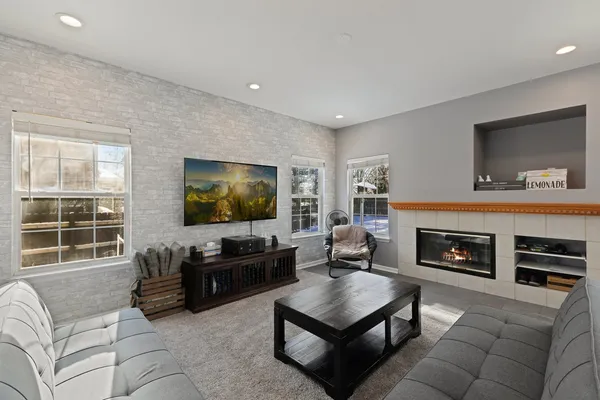 $449,000 | 1804 Thornapple Way, Aurora, IL 60504