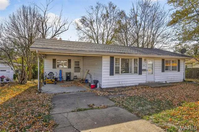 $135,000 | 210 Hickory Street, Farmington, MO 63640