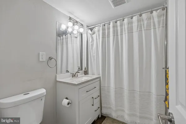 $1,700 | 2107 Fort Davis Street Southeast, Unit 301, Washington, DC 20020
