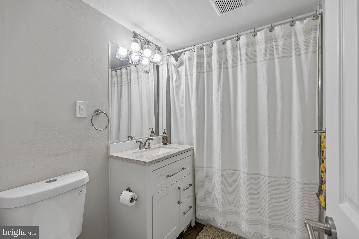 2107 Fort Davis Street Southeast, Unit 301 Washington, DC 20020 - Photo 20 of 28 Bath