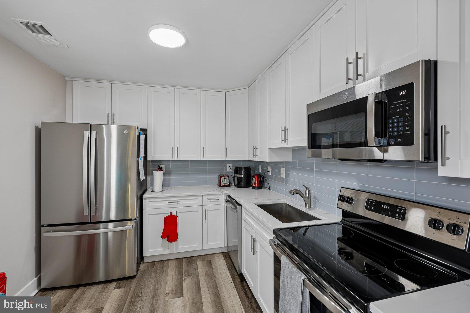 2107 Fort Davis Street Southeast, Unit 301 Washington, DC 20020 - Photo 9 of 28 Kitchen