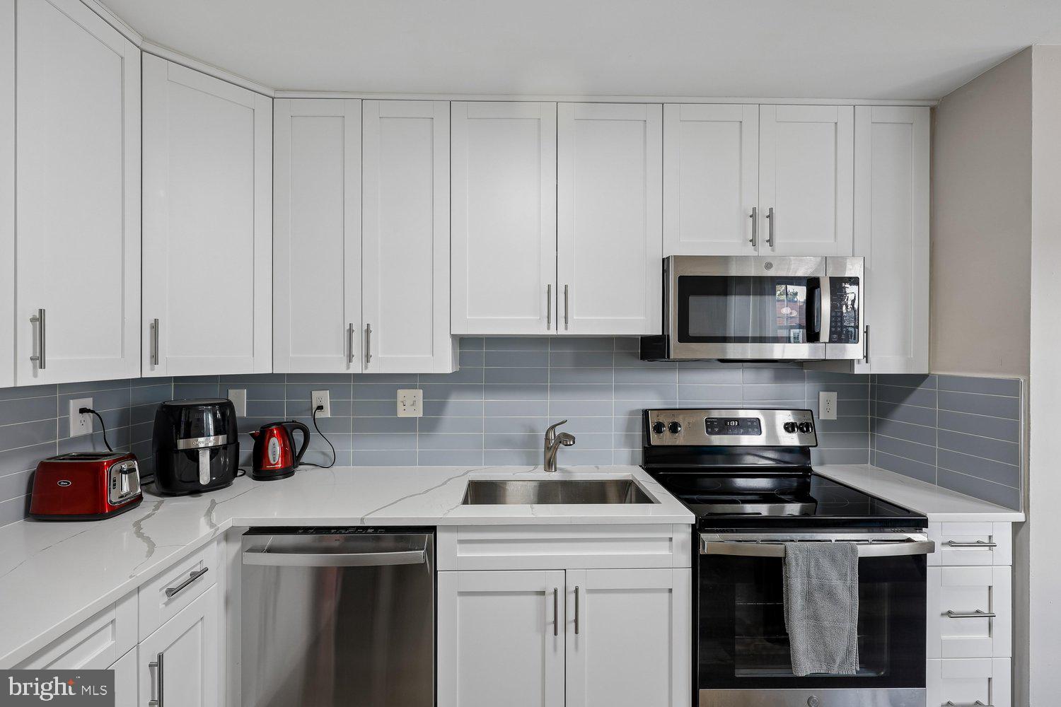2107 Fort Davis Street Southeast, Unit 301 Washington, DC 20020 - Photo 10 of 28 Kitchen