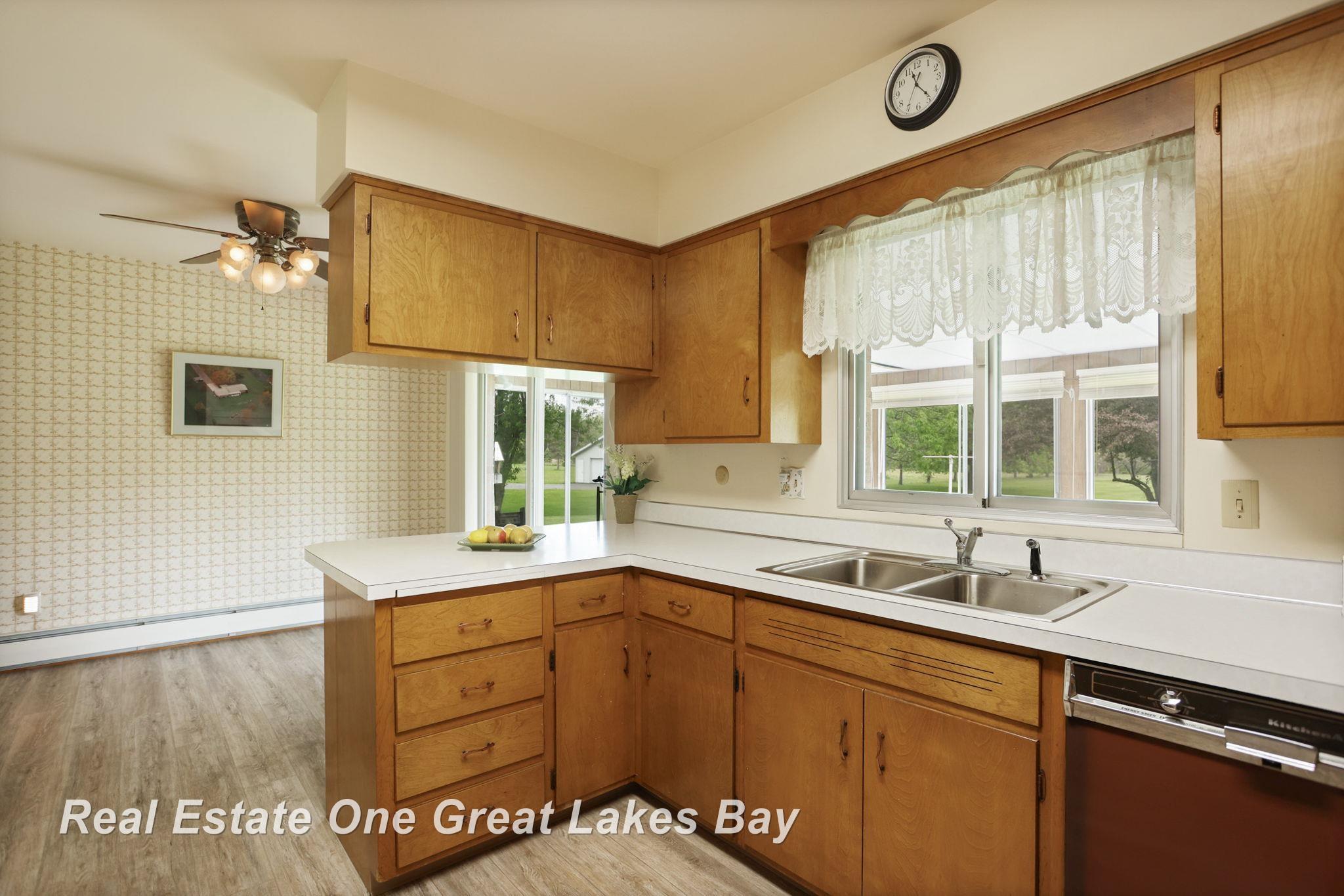 5354 North River Road Freeland, MI 48623 - Photo 13 of 53