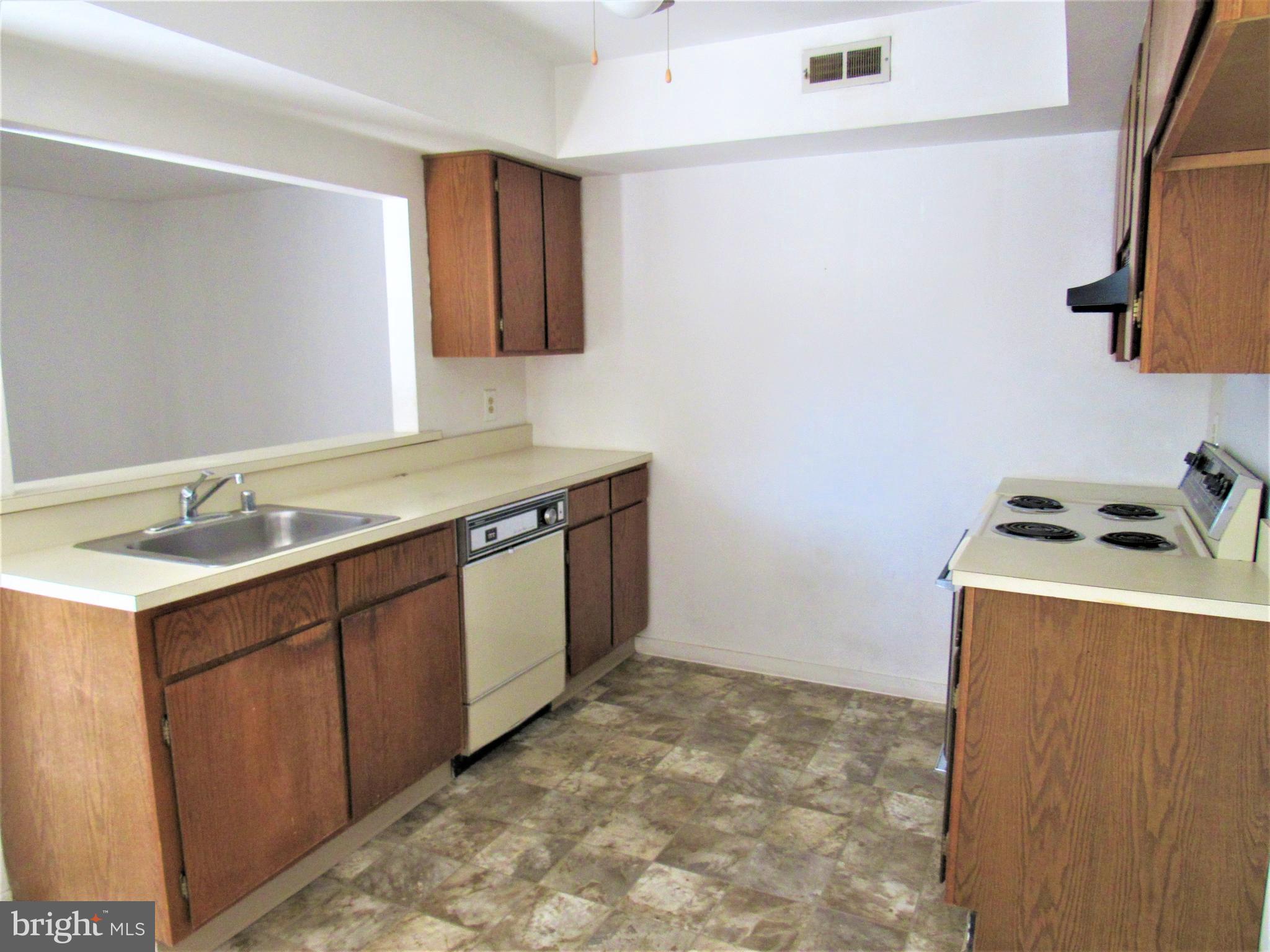601 Gregorys Way Voorhees, NJ 08043 - Photo 9 of 10