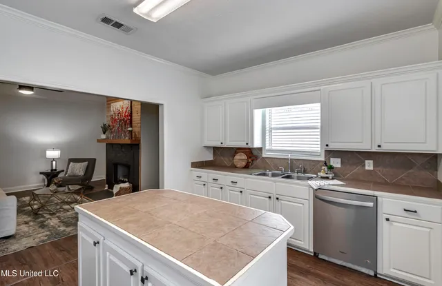 $2,000 | 120 Lennox Place, Brandon, MS 39042