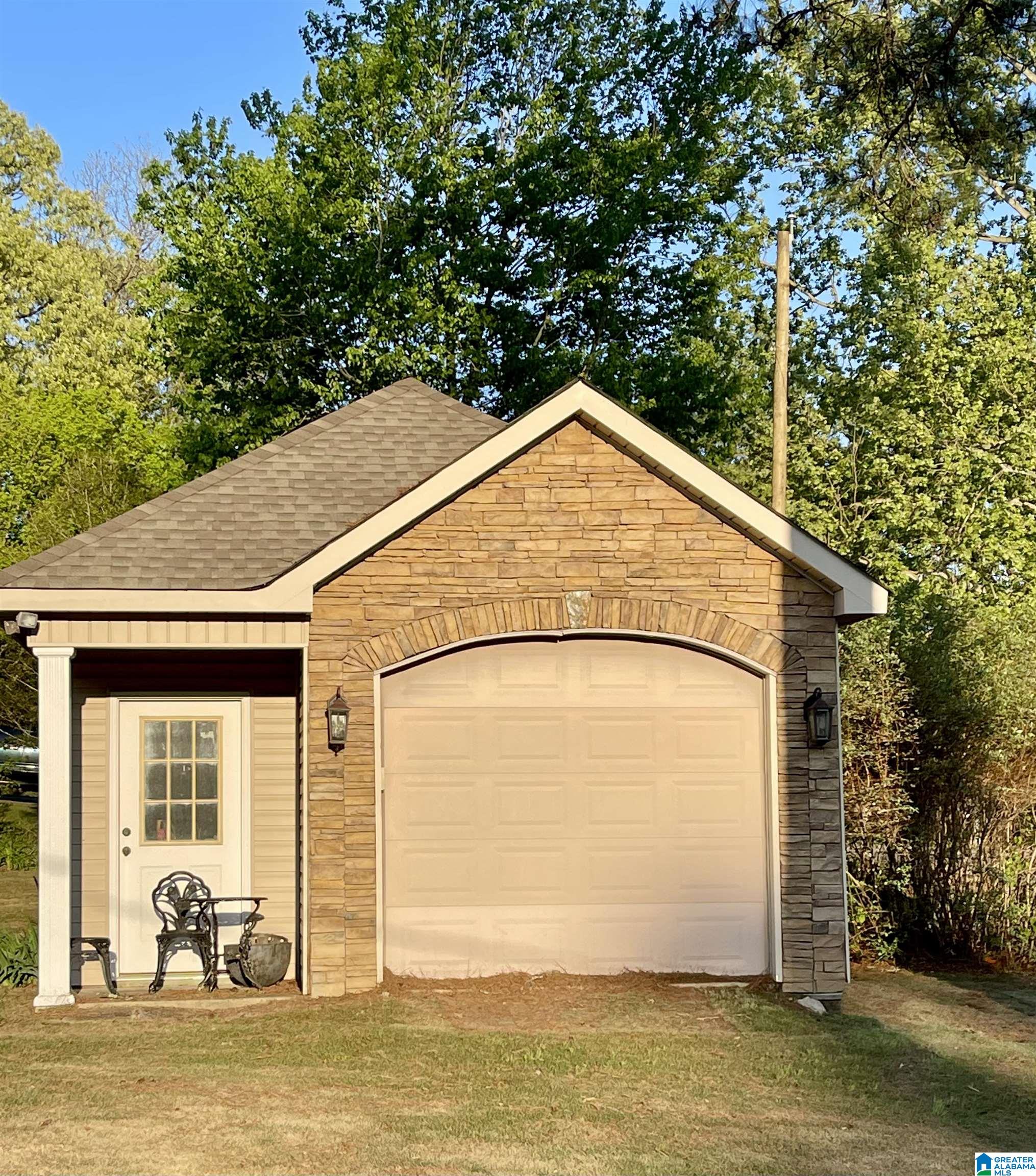 234 Cherokee Road Thorsby, AL 35171 - Photo 4 of 34
