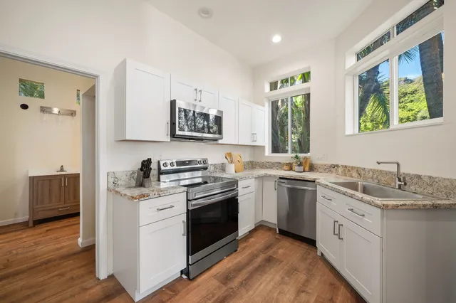 $1,399,000 | 425 Kaukini Loop, Wailuku, HI 96793