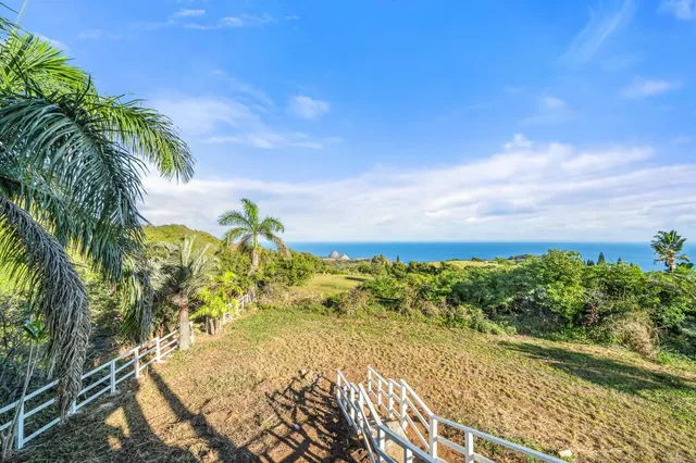 $1,399,000 | 425 Kaukini Loop, Wailuku, HI 96793