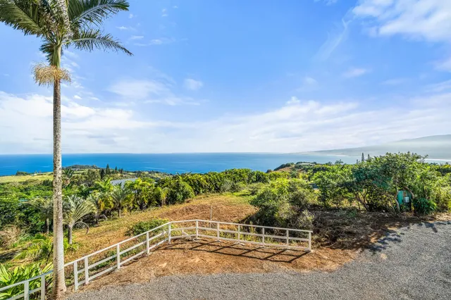 $1,399,000 | 425 Kaukini Loop, Wailuku, HI 96793