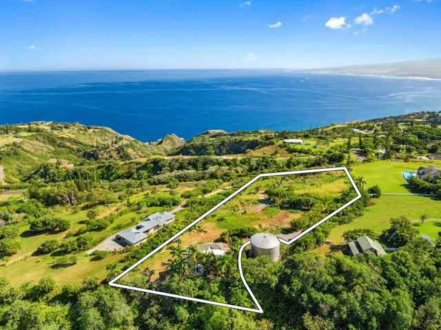 $1,399,000 | 425 Kaukini Loop, Wailuku, HI 96793