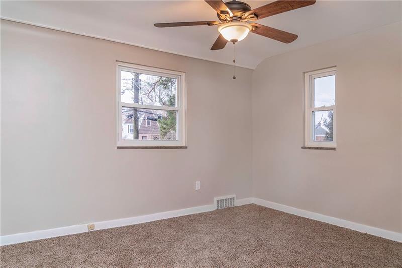 502 Edgeridge Road Pittsburgh, PA 15234 - Photo 16 of 24