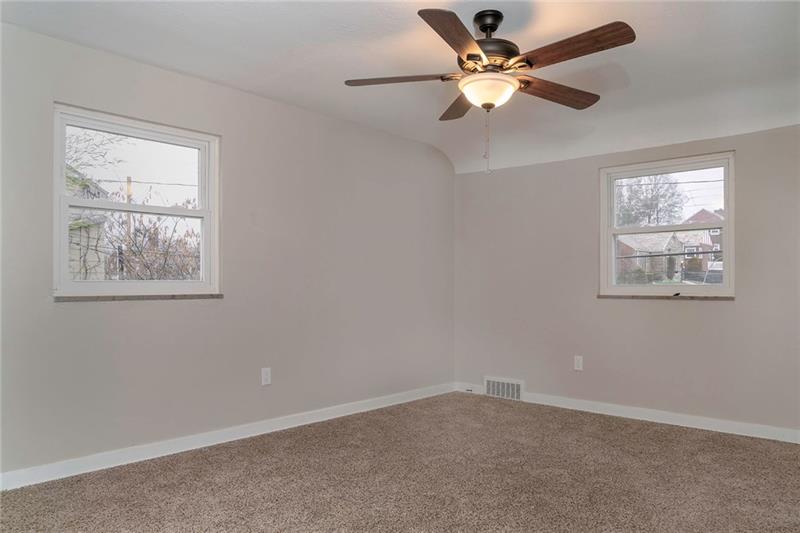 502 Edgeridge Road Pittsburgh, PA 15234 - Photo 17 of 24