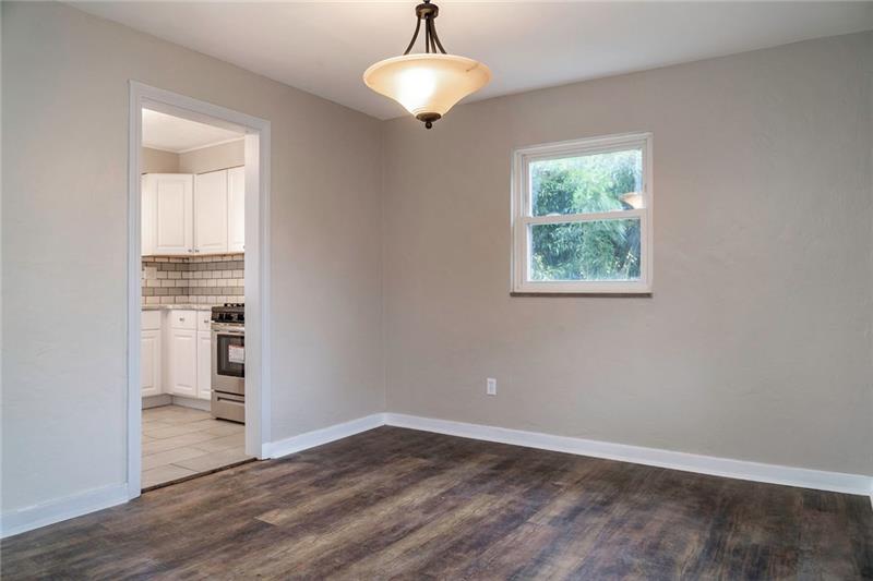 502 Edgeridge Road Pittsburgh, PA 15234 - Photo 4 of 24