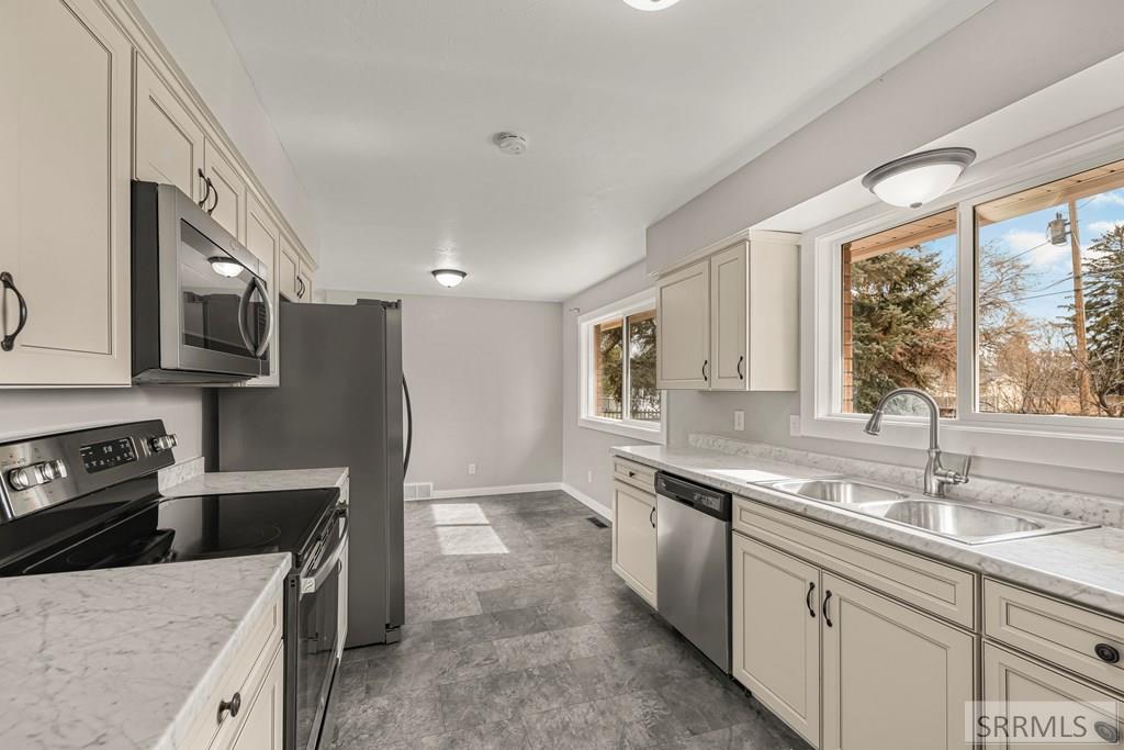 339 Ramona Avenue Rigby, ID 83442 - Photo 11 of 49