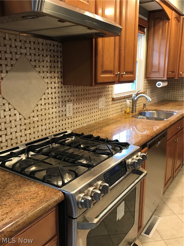 6200 Hemingway Road Cleveland, OH 44143 - Photo 11 of 25 Gallery Image 11