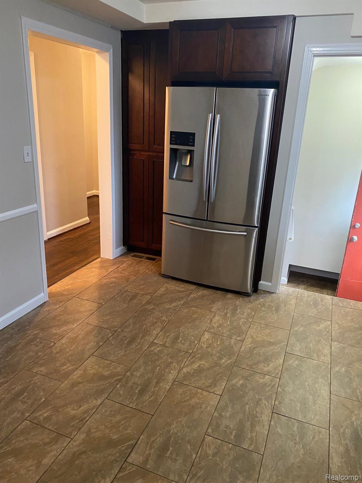 1592 Columbia Road Berkley, MI 48072 - Photo 6 of 35 Gallery Image 6