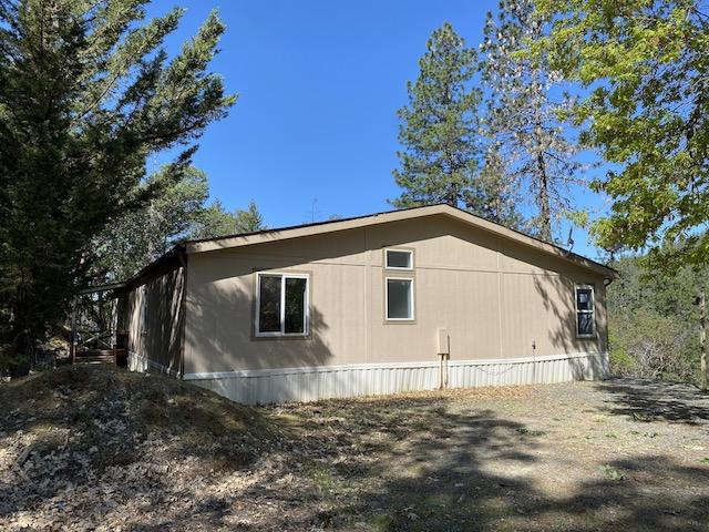 661 Keen Road Grants Pass, OR 97527 - Photo 12 of 28 431-433124 Rear Right