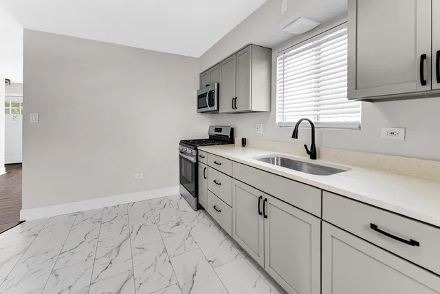 $1,750 | 816 Mackinaw Avenue, Unit WEST, Calumet City, IL 60409