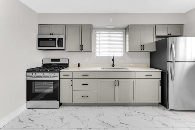 $1,750 | 816 Mackinaw Avenue, Unit WEST, Calumet City, IL 60409