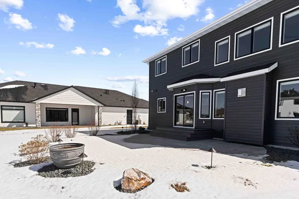 $1,049,900 | 324 25th Avenue East, West Fargo, ND 58078