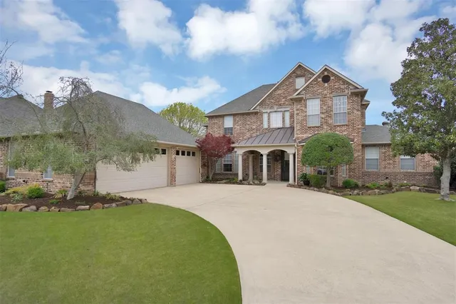 $700,000 | 709 Country Club Drive, Heath, TX 75032