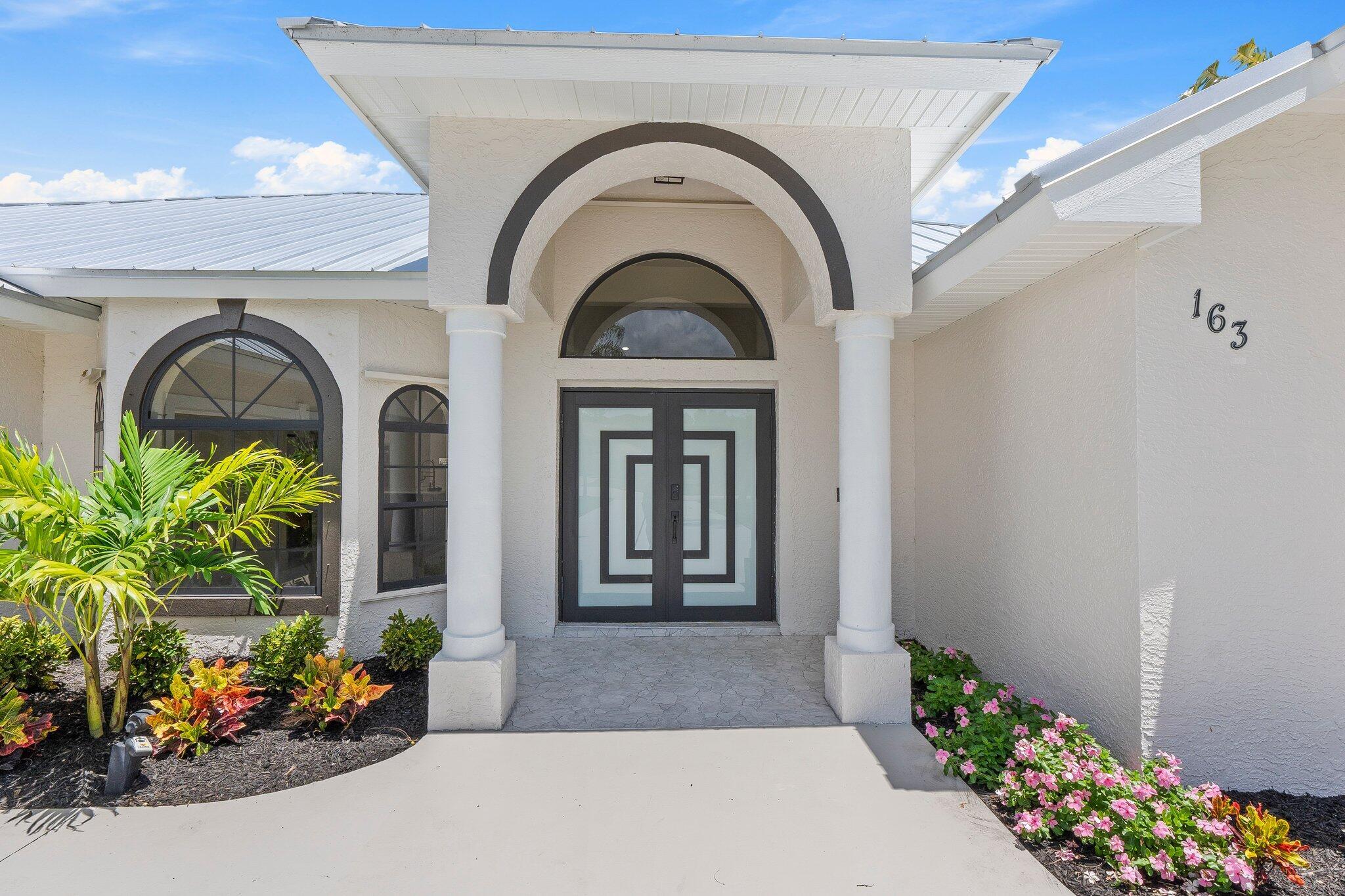 163 Southeast Osprey Ridge Port St. Lucie, FL 34984 - Photo 5 of 111 6-web-or-mls-DSC06825