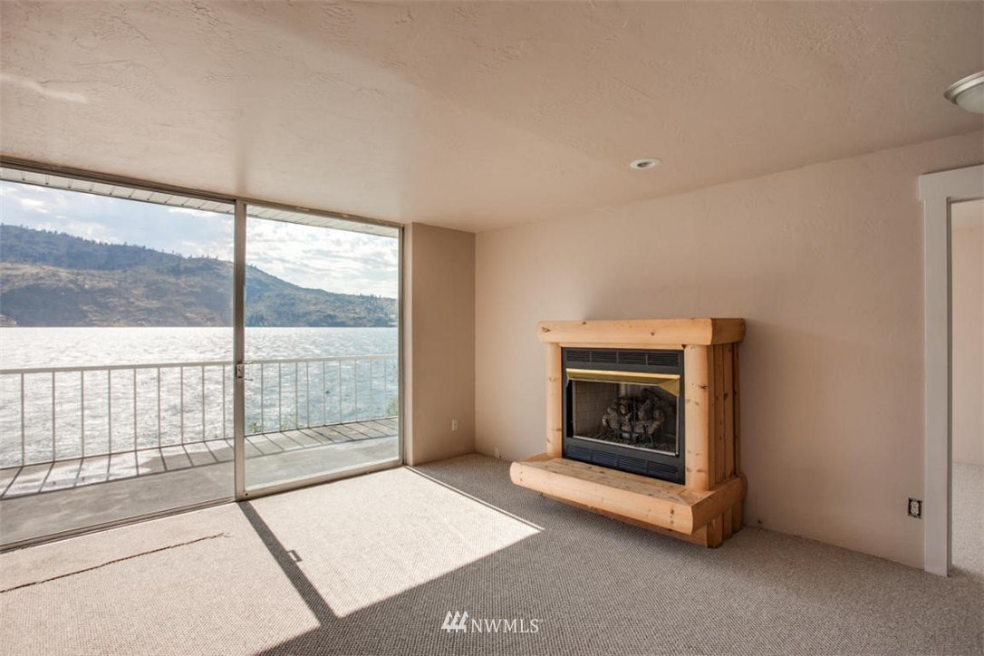 15134 South Lakeshore Road Chelan, WA 98816 - Photo 14 of 22 Gallery Image 14