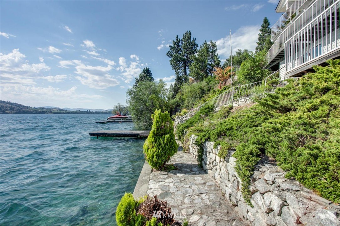 15134 South Lakeshore Road Chelan, WA 98816 - Photo 22 of 22 Gallery Image 22