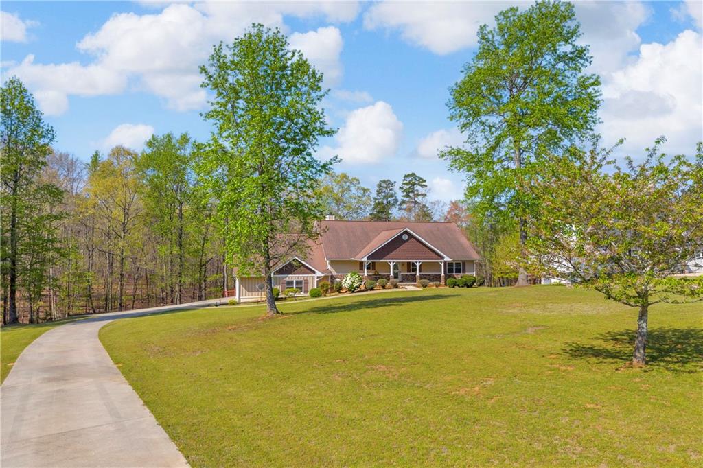 35 Villa Court Hartwell, GA 30643 - Photo 3 of 89
